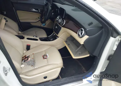 2014 Mercedes-Benz Cla z USA, uszkodzony, nr VIN WDDSJ4EB5EN153528